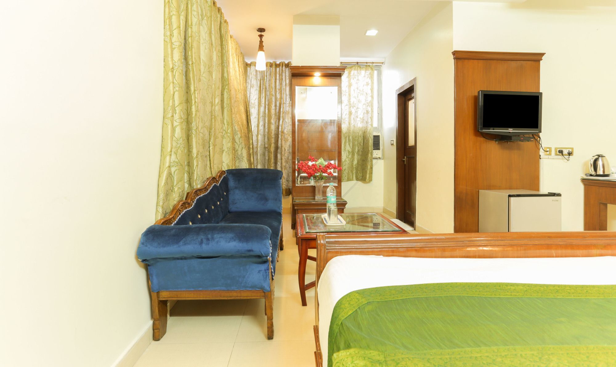 Treebo Shanta Inn Lucknow Exterior photo